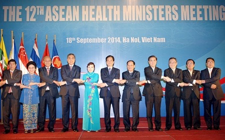 Thủ tướng cùng các Bộ trưởng Y tế ASEAN.