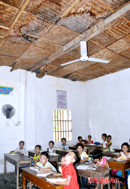 Một lớp học điểm trường lẻ Trường Tiểu học Tiên Kỳ (Tân Kỳ).