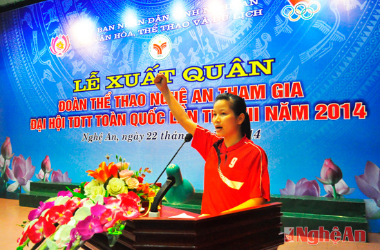 VĐV Nguyễn Thị Thanh (đá cầu) đọc lời hứa quyết tâm thi đấu