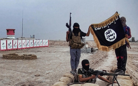 Lính IS chiếm một chốt quân sự (ảnh: AFP)