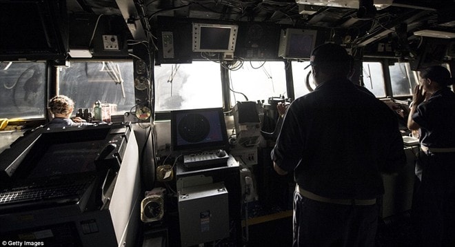 Ngoài tàu USS Arleigh Burke, Mỹ còn điều thêm tàu khu trục USS Philippine Sea tới hỗ trợ không kích các mục tiêu của IS ở miền bắc Iraq. Theo nguồn tin từ Hải quân Mỹ, các chiến hạm đã nã 47 tên lửa hành trình Tomahawk vào mục tiêu của IS. Ảnh: Getty