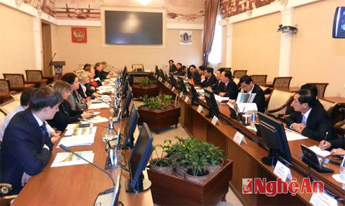 Làm việc với lãnh đạo tỉnh Ulyanovsk