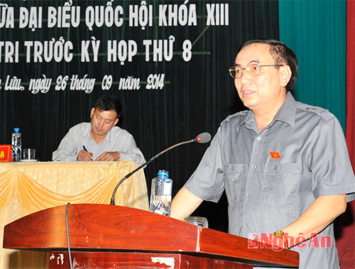 Đồng chí Pham Văn Hà trả lời các vấn đề cứ tri quan tâm