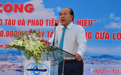 Thứ trưởng Bộ giao thông vận tải Nguyễn Văn Công phát biểu.