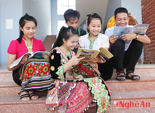 Tập san “Suối ngàn” đã trở thành món ăn tinh thần của học sinh các dân tộc thiểu số.