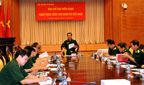  Thượng tướng Đỗ Bá Tỵ chủ trì cuộc họp Ban chỉ đạo biên soạn Bách khoa toàn thư quân sự Việt Nam. Ảnh: Trịnh Phú Sơn.