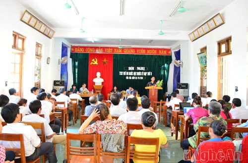 Toàn cảnh buổi tiếp xúc cử tri ở xã Yên Hòa