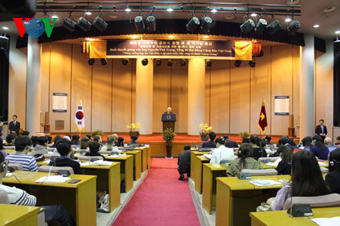 Tổng Bí thư Nguyễn Phú Trọng phát biểu tại trường Đại học Nghiên cứu quốc tế Hàn Quốc