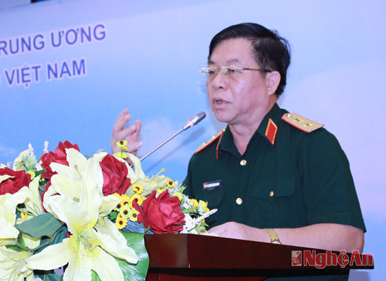 Trung tướng Nguyễn Trọng Nghĩa – Phó Chủ nhiệm TCCT Quân đội nhân dân Việt Nam phát biểu tại hội nghị.