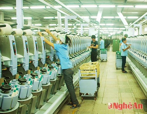 Dây chuyền kéo sợi nồi cọc tại Công ty CP Dệt may Hoàng Thị Loan. Ảnh: a.v