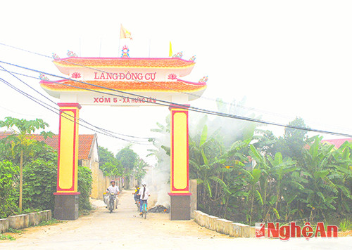 Cổng làng Trung, xã Hưng Tân, huyện Hưng Nguyên