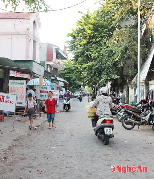 Đường Đặng Tất.