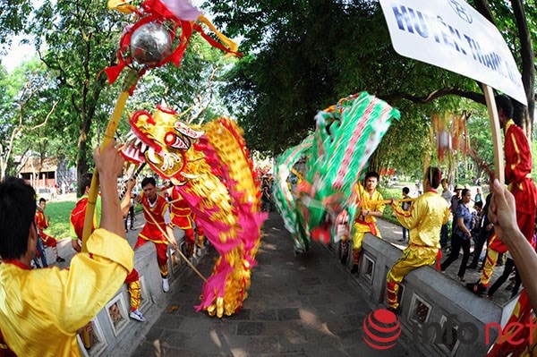 Để có được những màn trình diễn công phu và đẹp mắt, các đội trước đó đã phải bỏ công luyện tập hàng tháng trời.