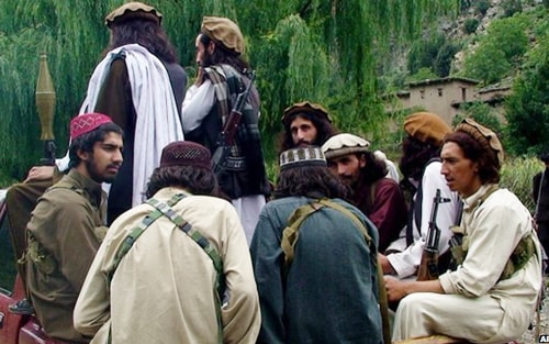 Các thành viên của nhóm Tehreek-e-Taliban Pakistan. Ảnh: AP