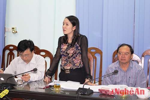 Bà Trần Thị Mỹ Hạnh – Trưởng Ban Di tích danh thắng tỉnh phát biểu về vấn đề xây dựng xếp hạng các di tích cách mạng