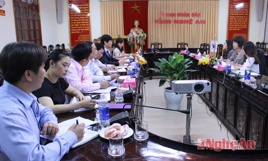 Quang cảnh buổi làm việc