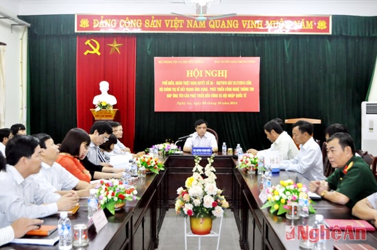 Đồng chí Huỳnh Thanh Điền chủ trì tại điểm cầu Nghệ An