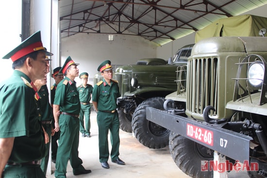 Đoàn kiểm tra công tác bảo quản vũ khí trang bị tại kho K70
