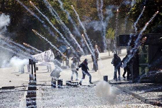 Những cuộc biểu tình của người Kurd chống lại cảnh sát tại Ankara, Thổ Nhĩ Kỳ hôm 9 tháng 10. Ảnh: Adem Altan