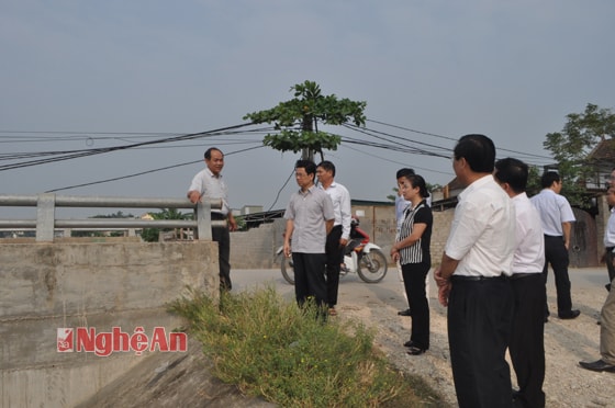 Đoàn giám sát dự án kè đê cửa sông Diễn Ngọc