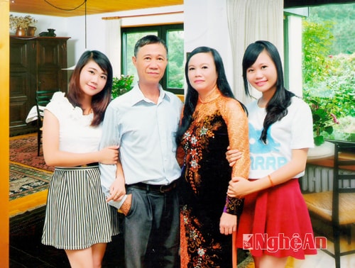 Gia đình anh Nguyễn Phi Hùng.