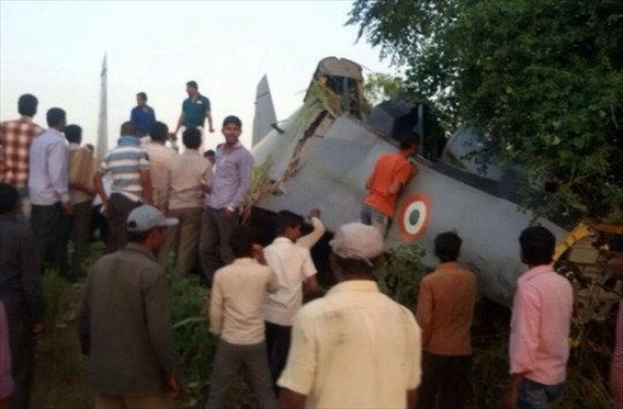 Theo các quan chức quận Pune, vị trí máy bay rơi cách khu dân cư với khoảng 20 ngồi nhà tại Undre Vasti 200m, tiếng ồn của vụ tai nạn đã thu hút của nhiều người dân sống quanh đó.