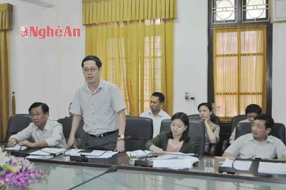Thành viên đoàn giám sát đề nghị Sở NN - PTNT làm rõ một số vấn đề