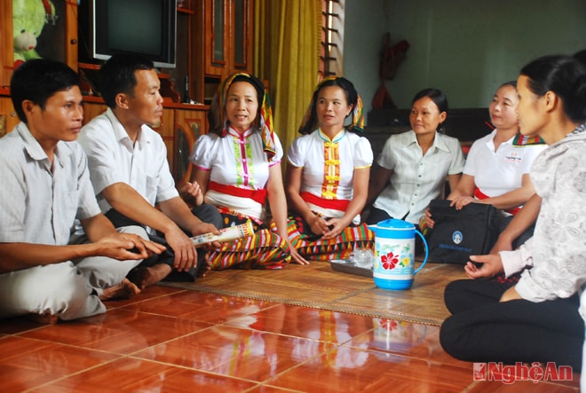 Buổi sinh hoạt gia đinh và tổ liên gia