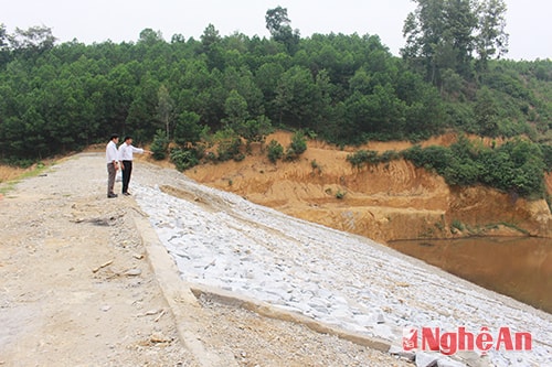 Đập Khe Đá, xã Long Sơn bị chậm tiến độ