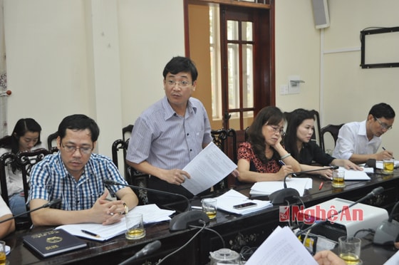 Đại diện Sở Tài chính tham gia ý kiến tại buổi làm việc