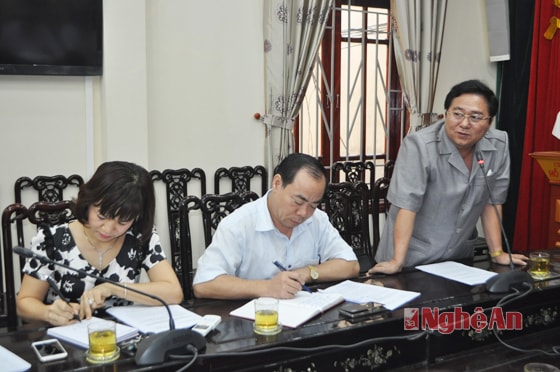 Đồng chí Hồ Mậu Thanh tiếp thu các ý kiến của đoàn giám sát yêu cầu