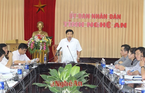 Chủ tịch UBND tỉnh Nguyễn Xuân Đường chủ trì buổi làm việc
