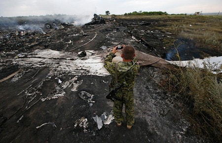 Hiện trường vụ MH17 rơi hôm 17/7