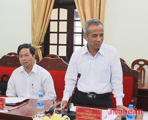 Đồng chí Đặng Ngọc Tùng  phát biểu tại buổi làm việc