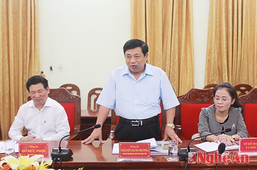 Đồng chí Nguyễn Xuân Đường phát biểu tại buổi làm việc