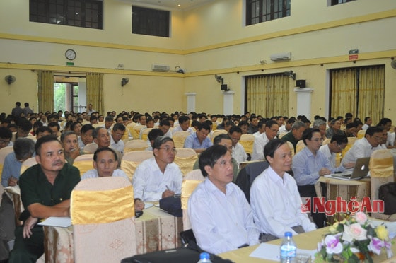 Đại diện các ban ngành cấp tỉnh và báo cáo viên cấp tỉnh cùng dự