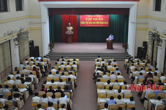 Quang cảnh hội nghị tập huấn báo cáo viên công tác tuyên giáo