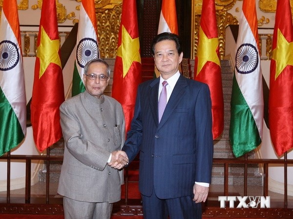 Thủ tướng Nguyễn Tấn Dũng hội kiến với Tổng thống Ấn Độ Pranab Mukherjee trong chuyến thăm cấp Nhà nước đến Việt Nam. (Ảnh: Thống Nhất/TTXVN)