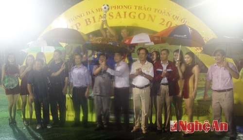 Đội Net Viet FC lên ngôi vô địch xứng đáng