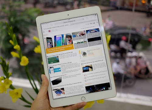  Sự phổ biến của thiết bị di động góp phần thúc đẩy số lượng người dùng Internet tại Việt Nam. Ảnh: Tuấn Hưng.