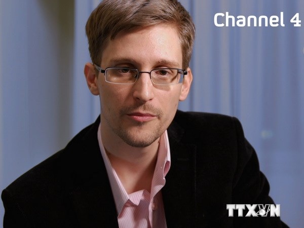 Cựu điệp viên Edward Snowden trong buổi ghi hình của Kênh 4 do Đài truyền hình Anh phát ngày 24/12/2013. Nguồn: AFP/TTXVN