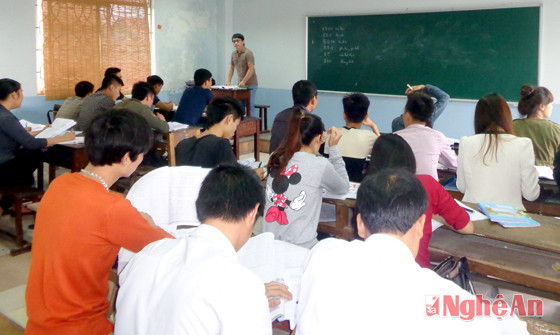 Lớp học tiếng Hàn tại Trường Cao đẳng nghề KTCN Việt Nam - Hàn Quốc (TP. Vinh).