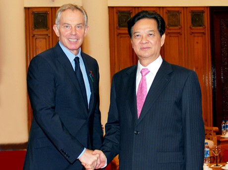 Thủ tướng Nguyễn Tấn Dũng và cựu Thủ tướng Anh Tony Blair. 