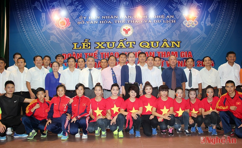 Đoàn thể thao Nghệ An làm lễ xuất quân.
