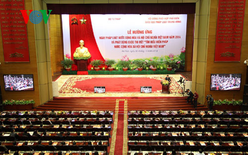 Lễ hưởng ứng Ngày pháp luật Việt Nam 2014.