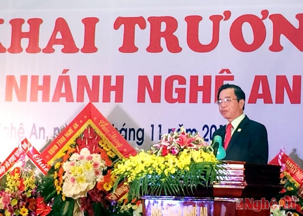 Trần Mạnh Báo (tổng giám đốc Tổng công ty giống cây trồng Thái Bình) tuyên bố khai trương chi nhánh