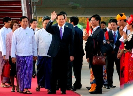 Đón Thủ tướng Nguyễn Tấn Dũng và Đoàn đại biểu Việt Nam tại sân bay