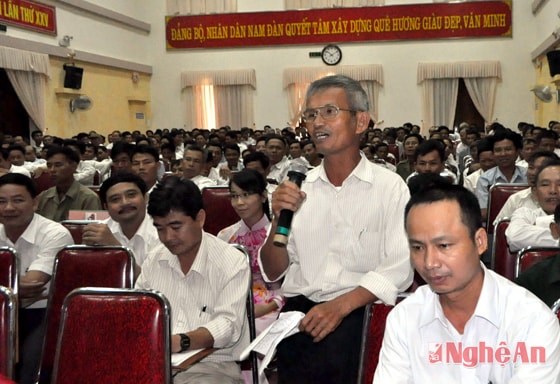 Đối thoại giữa các tổ dân vận khối xóm với Huyện ủy Nam Đàn.