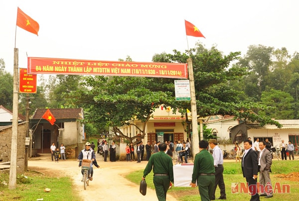 Chung vui ngày hội Đại đoàn kết