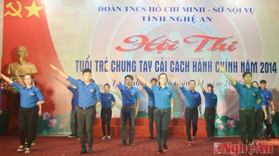 Màn chào hỏi của đội Cửa Lò